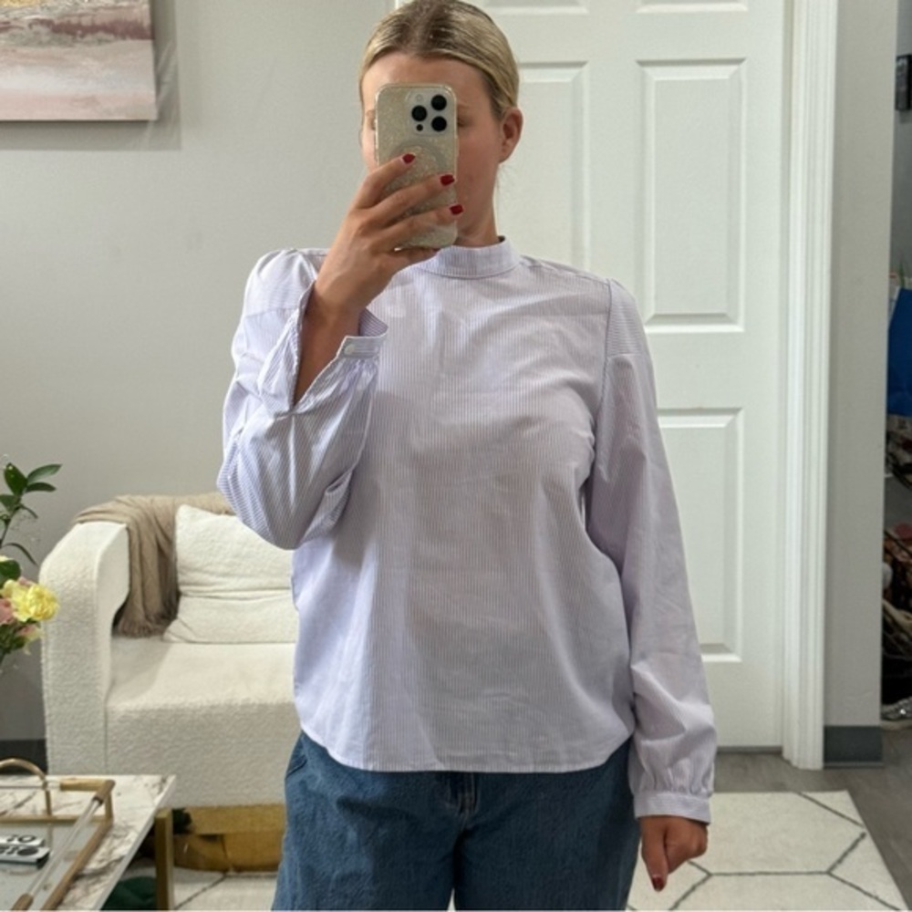 G. By GOOP Blouse Mock Neck Tie Back in Purple Floral